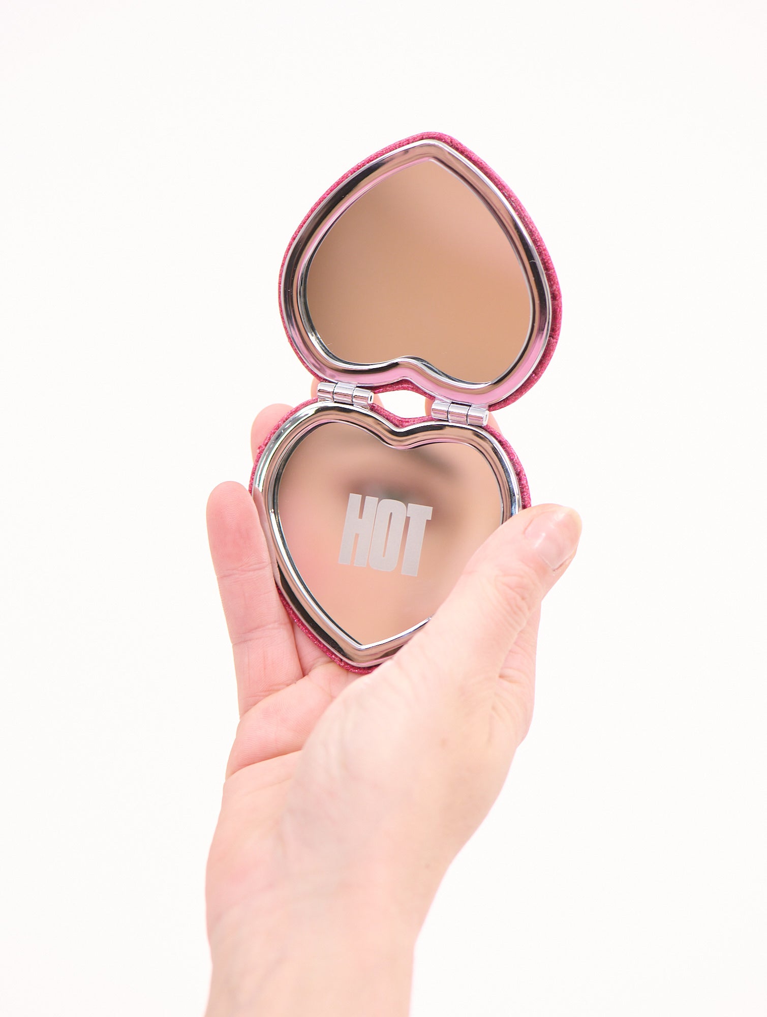 Self) Love Forever – Carne Bollente